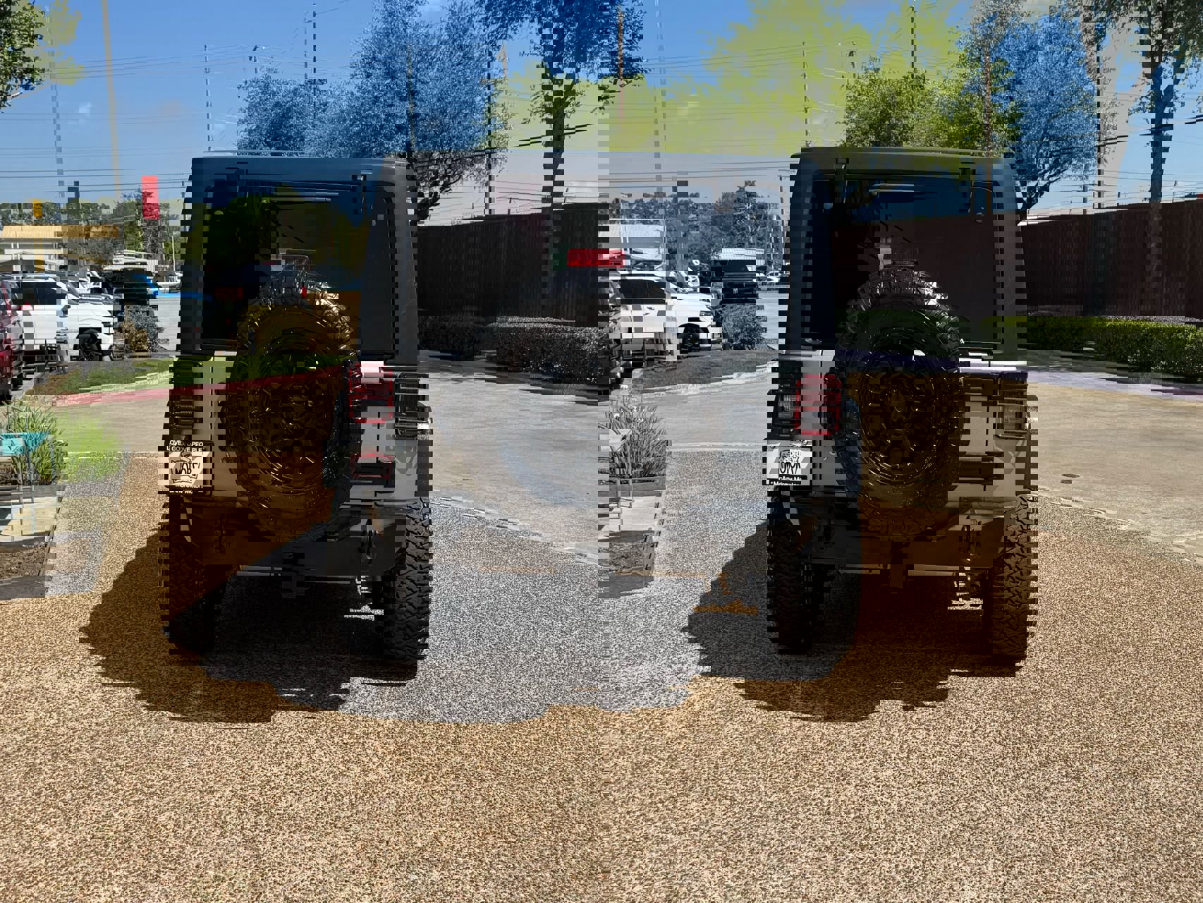 Used 2016 Jeep Wrangler Unlimited Rubicon w/ Connectivity Group image 8