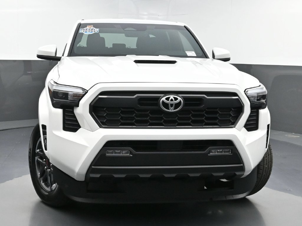 Used 2024 Toyota Tacoma TRD Sport AWD/4WD image 38
