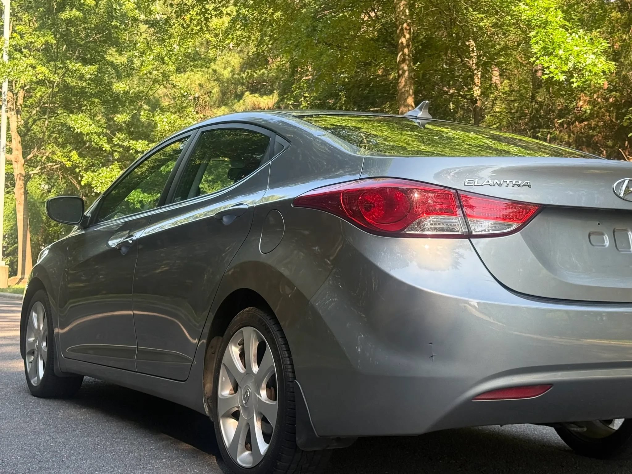 Used 2013 Hyundai Elantra Limited FWD image 7