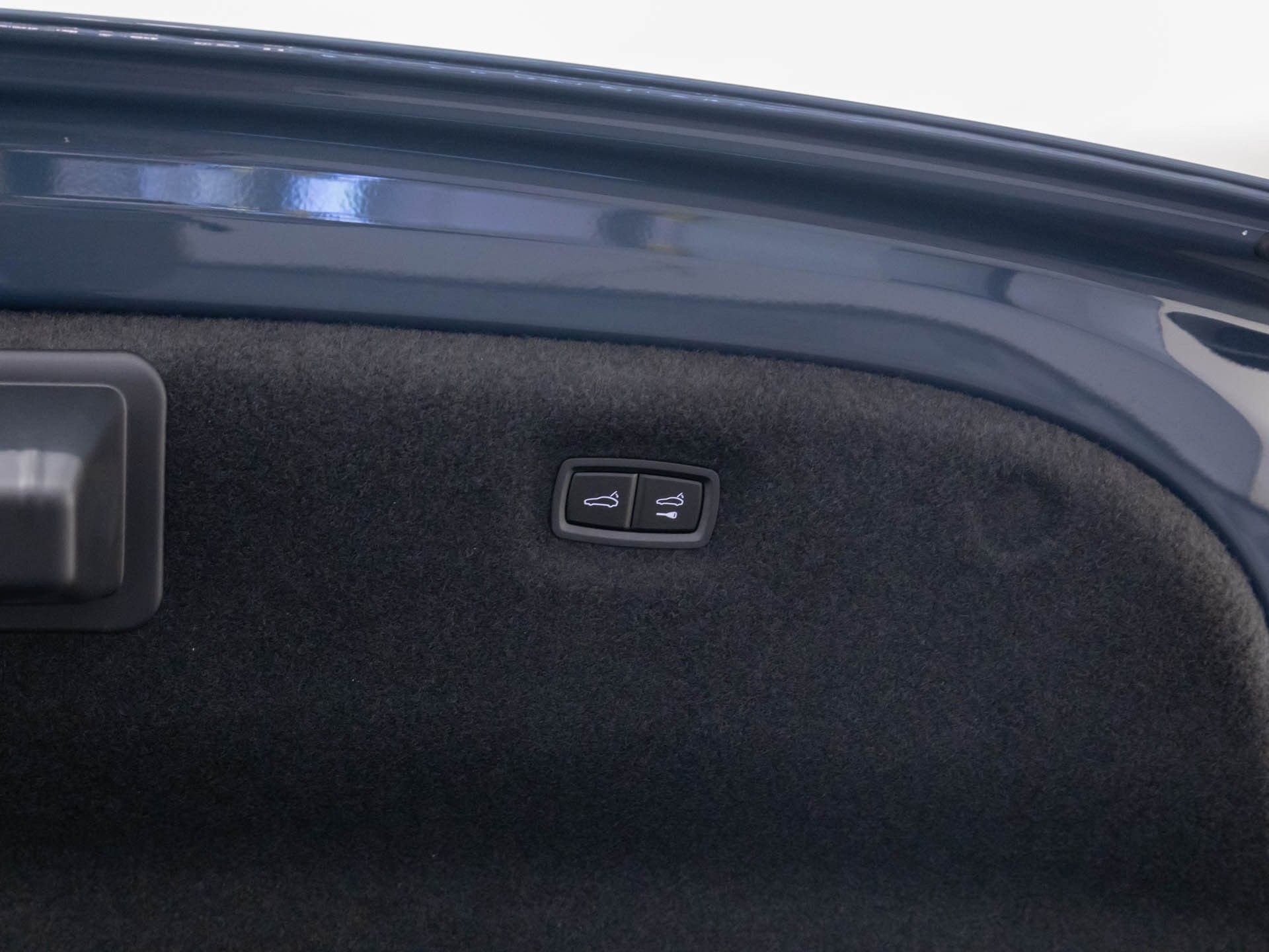 New 2026 Porsche Taycan image 30