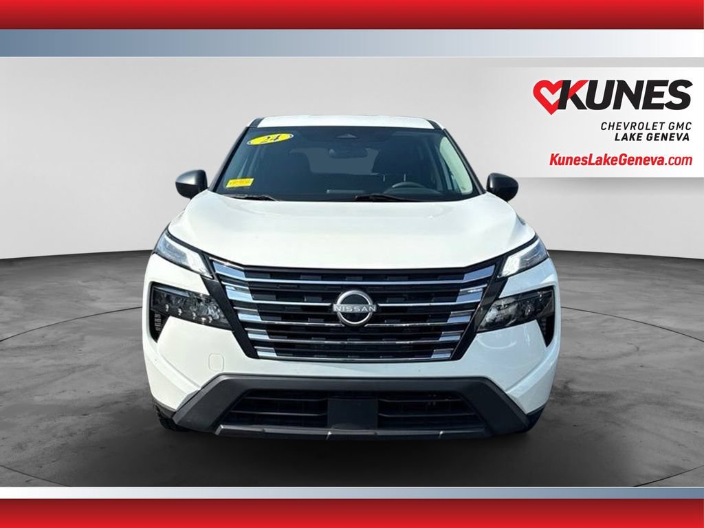 Used 2024 Nissan Rogue S FWD image 11