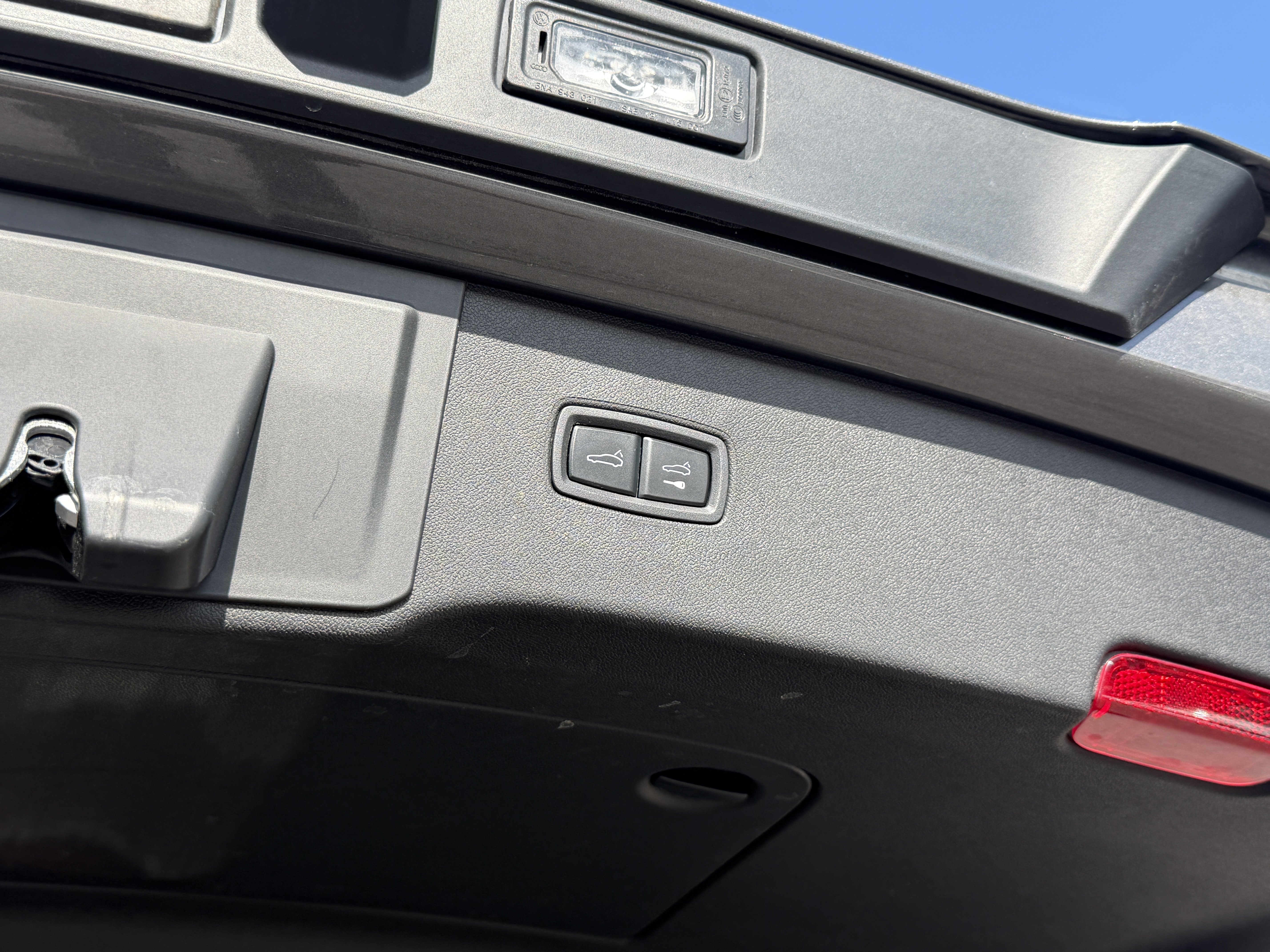 Certified 2025 Porsche Cayenne image 28