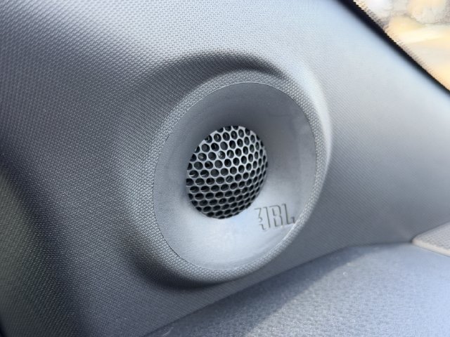 Used 2025 Toyota Sienna Platinum FWD image 23