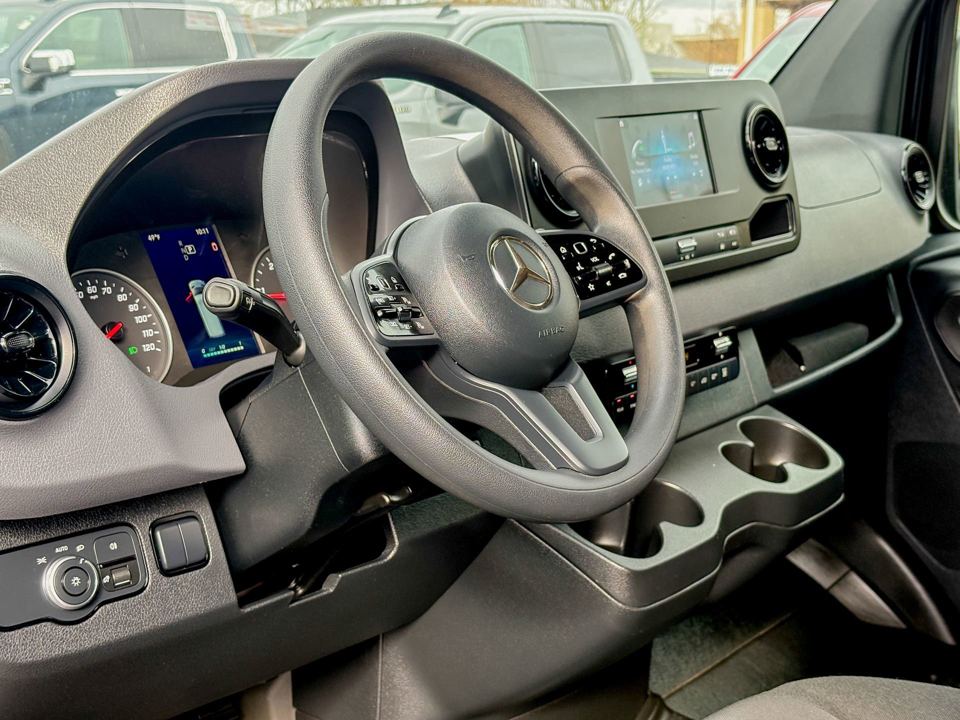 Used 2024 Mercedes-Benz Sprinter 2500 image 2