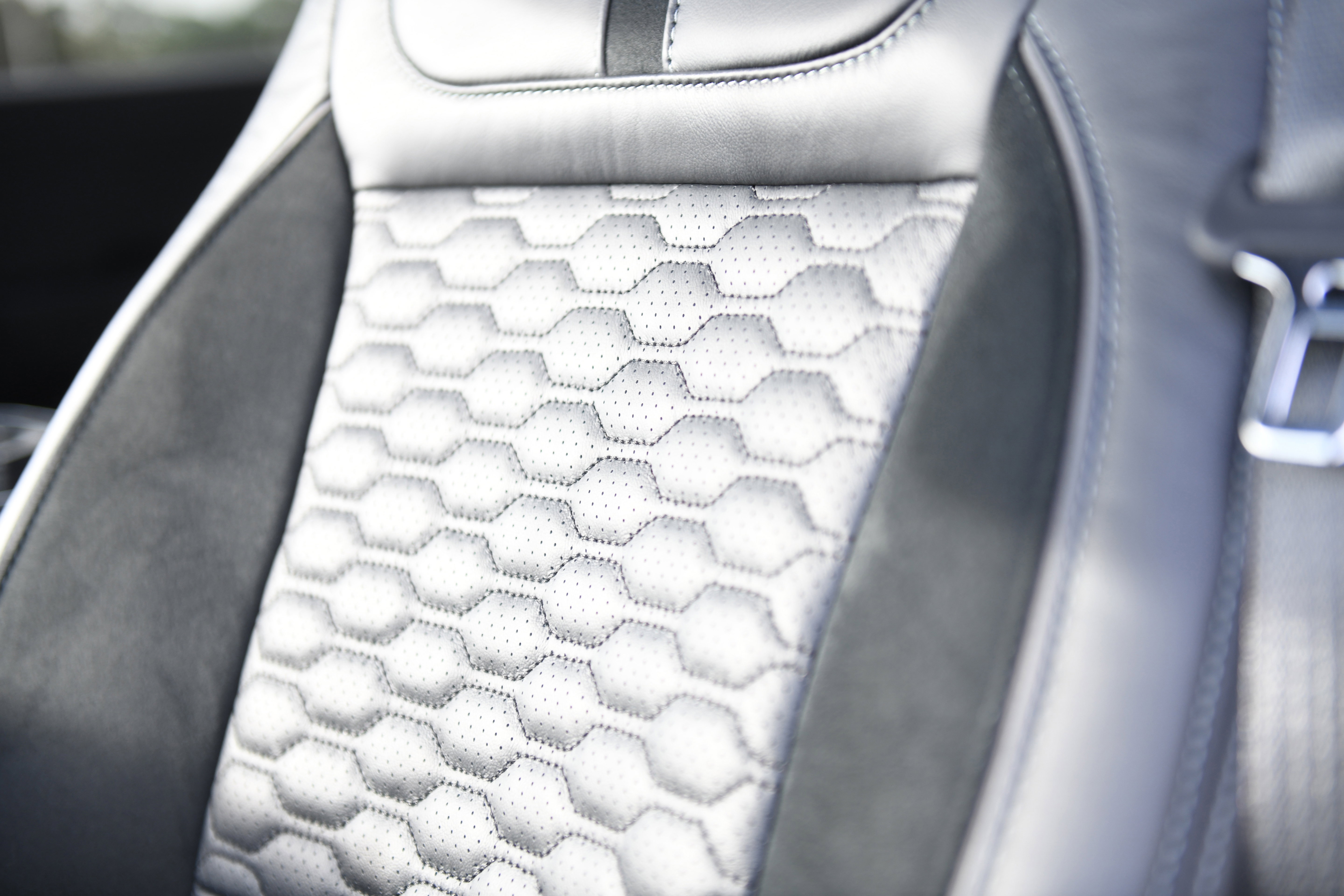 New 2025 Ford F150 Lariat w/ Equipment Group 502A High image 31