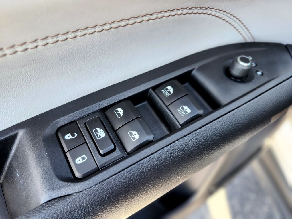 Used 2026 Jeep Compass Limited AWD/4WD image 17