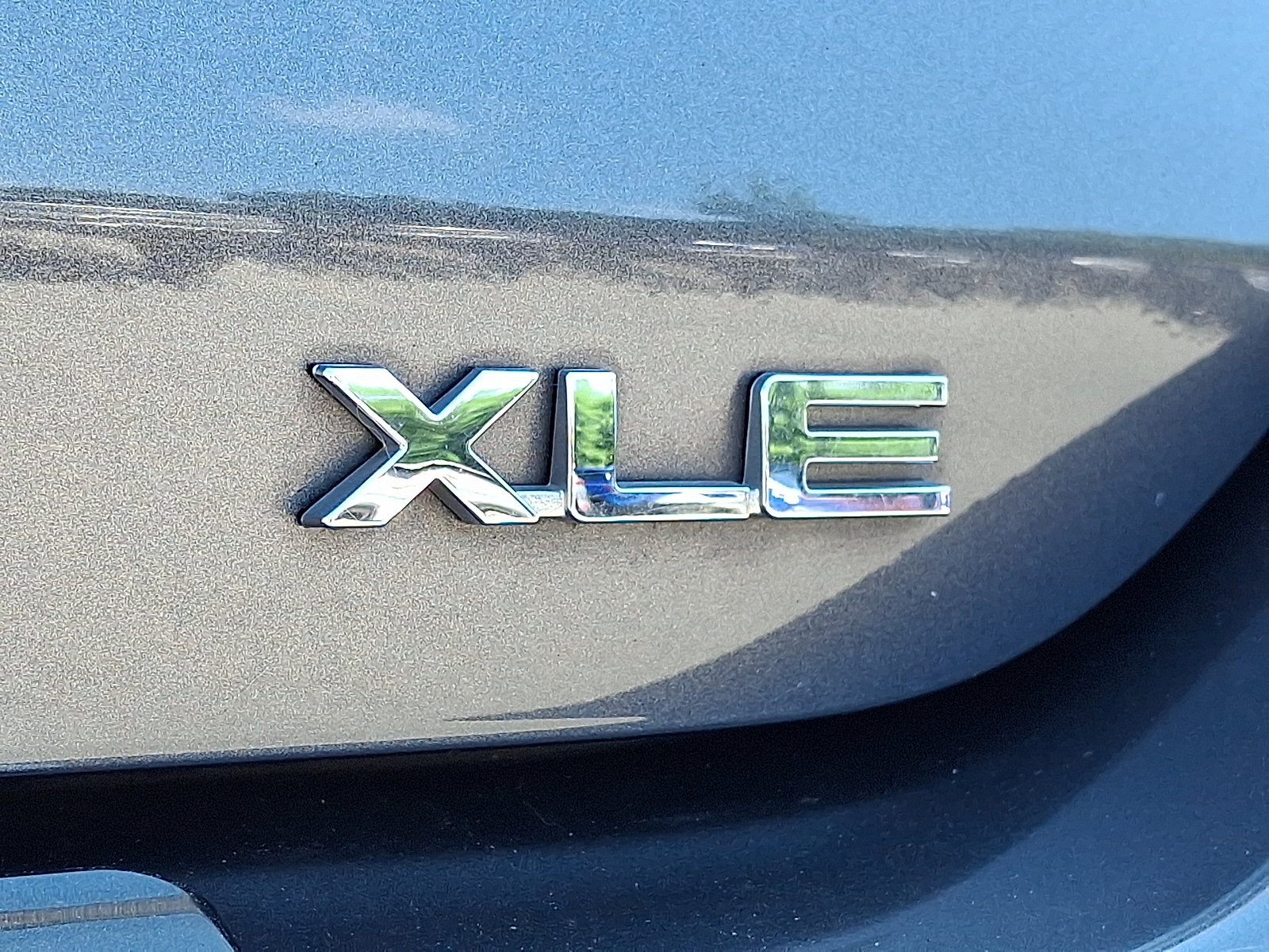 Used 2020 Toyota Highlander XLE AWD/4WD image 36