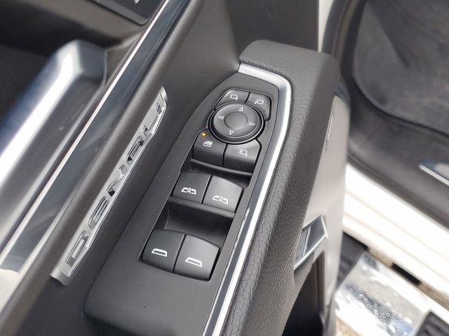 Used 2023 GMC Sierra 1500 Denali w/ Technology Package AWD/4WD image 18