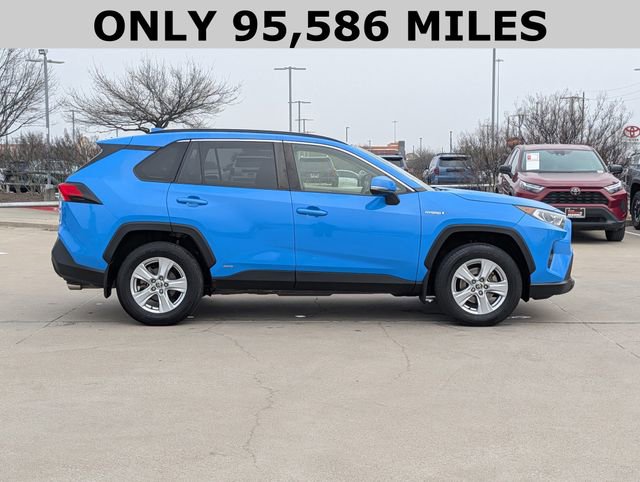 Used 2020 Toyota RAV4 XLE w/ Convenience Package image 4