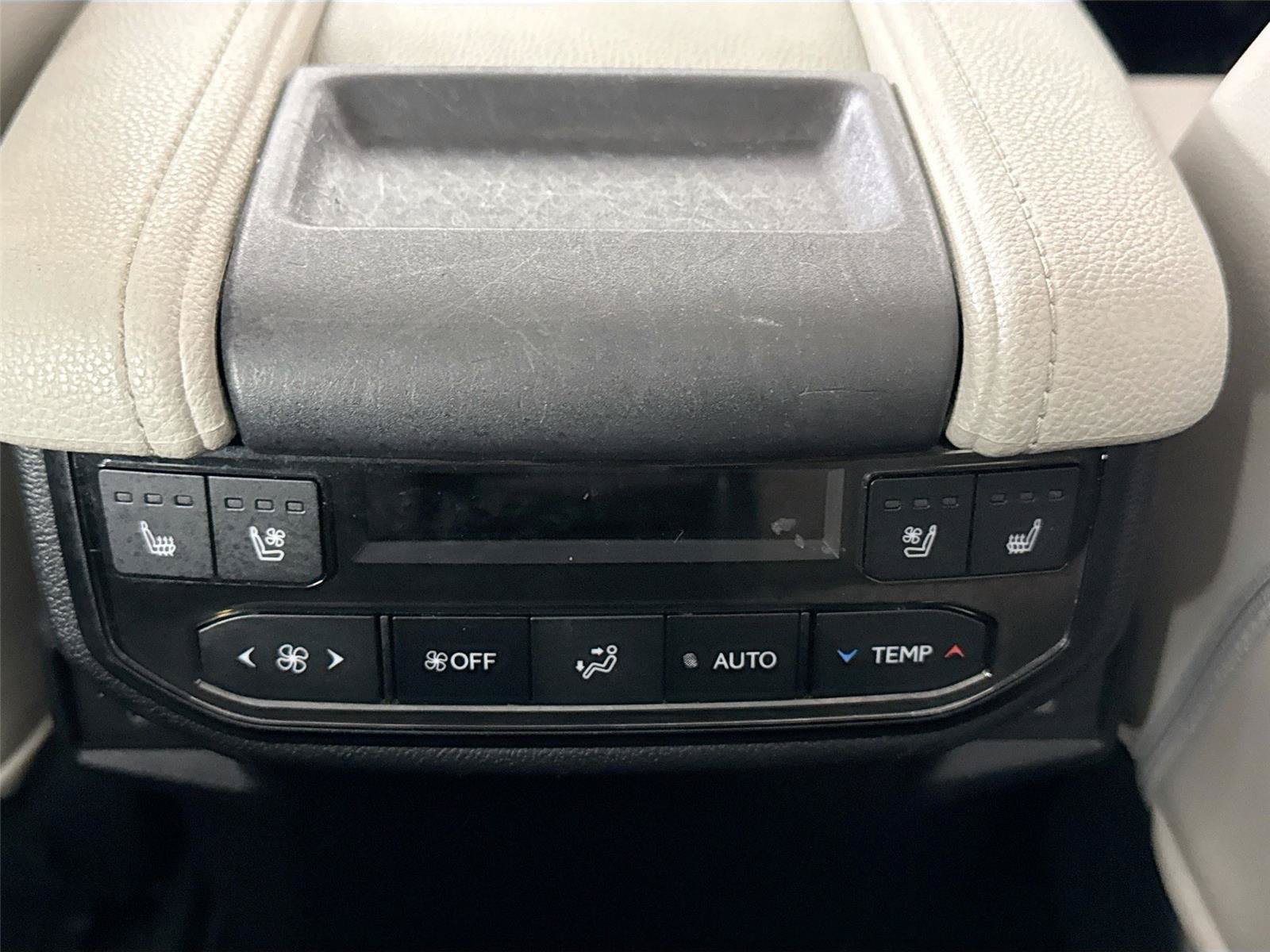 Certified 2024 Toyota Grand Highlander AWD image 37
