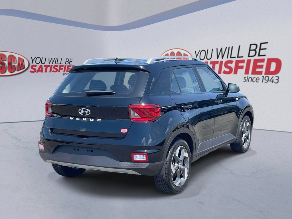 Used 2023 Hyundai Venue SEL FWD image 5