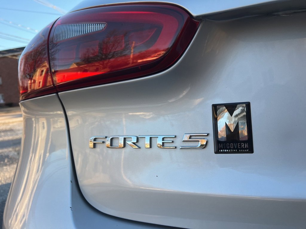 Used 2016 Kia Forte SX image 10