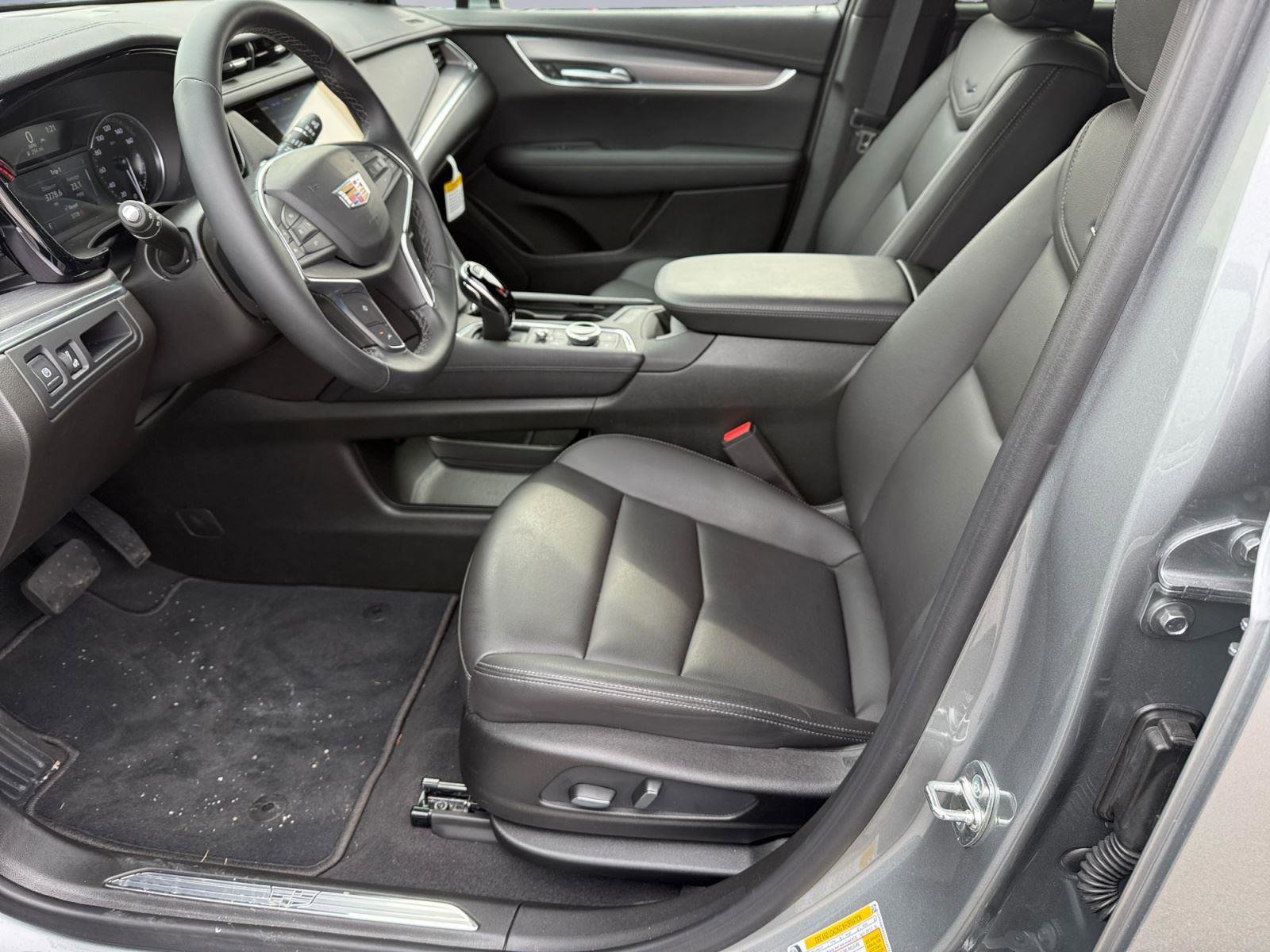 Used 2025 Cadillac XT5 Luxury image 11