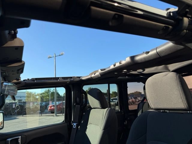 Used 2023 Jeep Wrangler Unlimited w/ Cold Weather Group AWD/4WD image 46