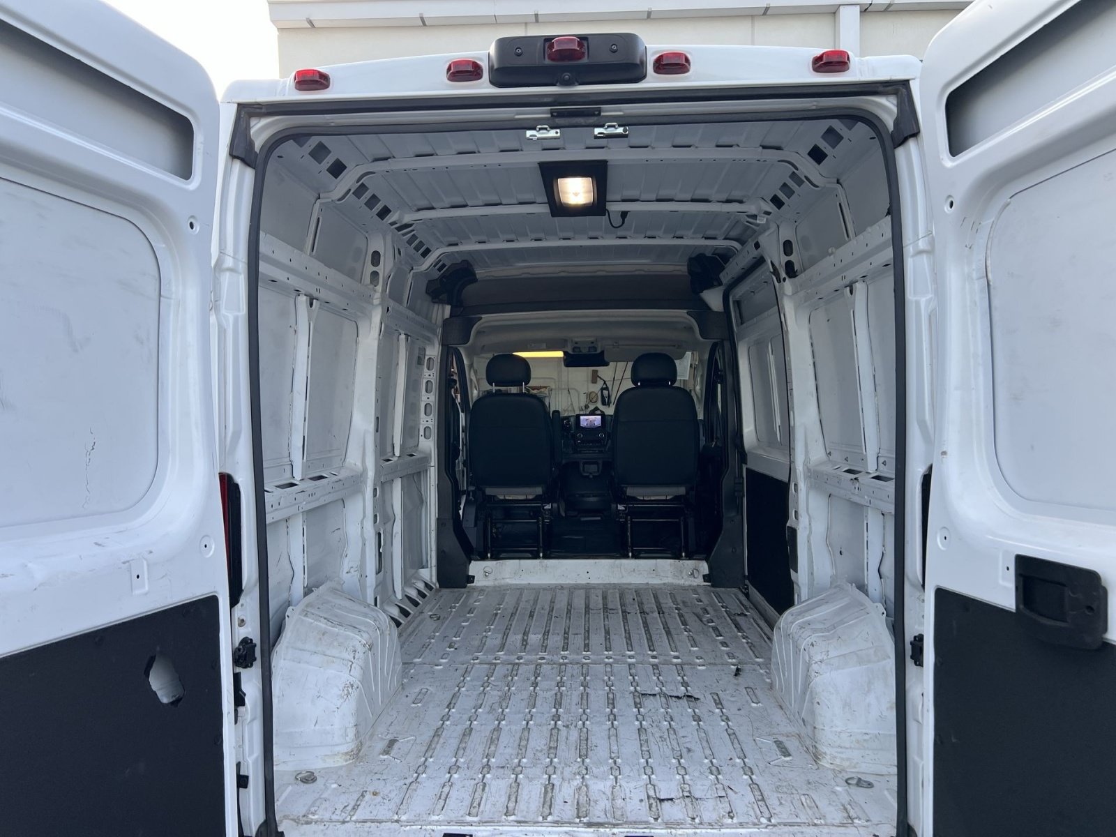 Used 2024 RAM ProMaster 2500 w/ Convenience Group FWD image 32