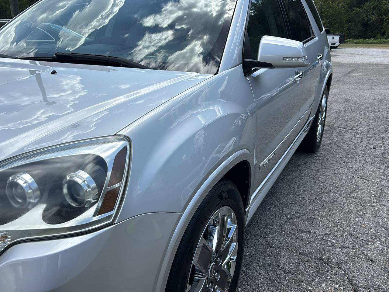 Used 2011 GMC Acadia Denali FWD image 5