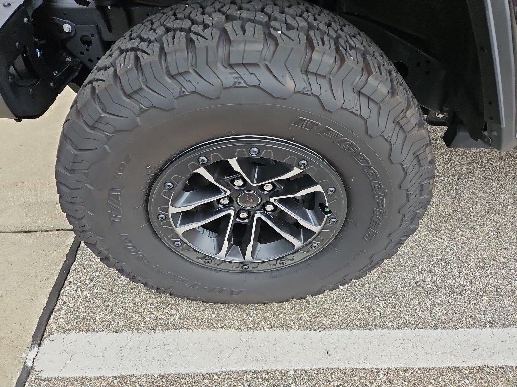Used 2025 Jeep Wrangler Unlimited Rubicon AWD/4WD image 4