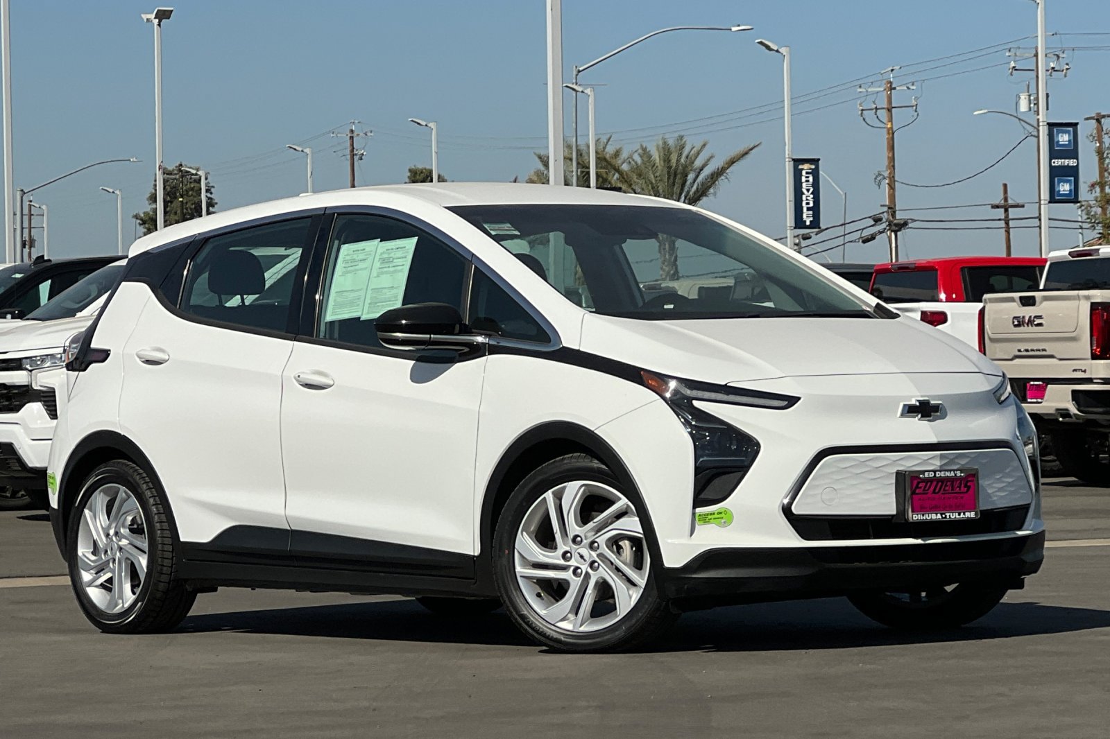 Used 2023 Chevrolet Bolt LT FWD image 2