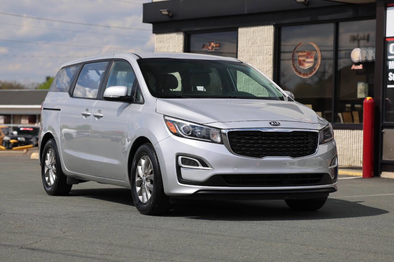 Used 2019 Kia Sedona L FWD image 1