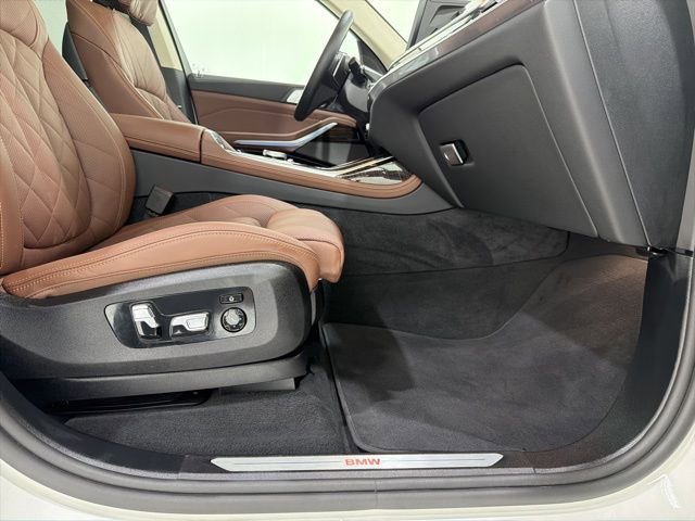 Used 2026 BMW X7 xDrive40i w/ Premium Package image 22