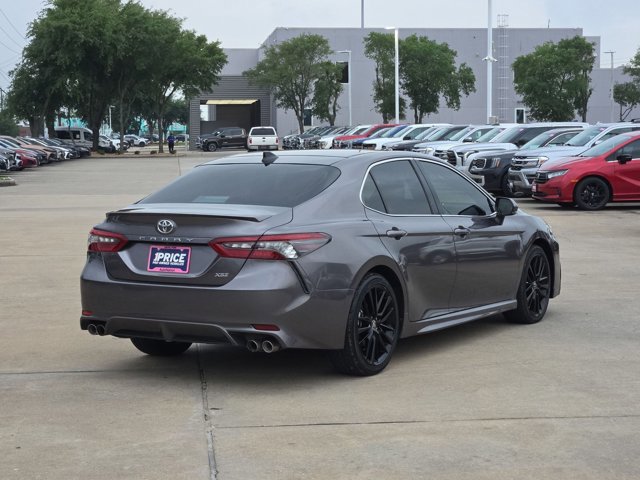 Used 2022 Toyota Camry XSE FWD image 5