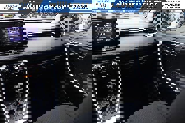 Used 2021 Toyota RAV4 LE image 15