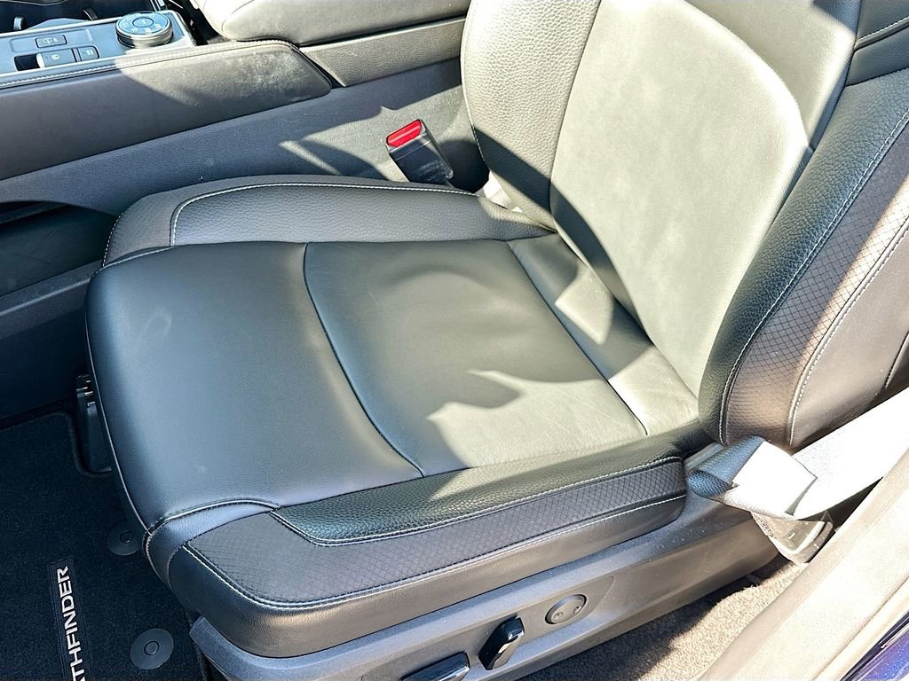 Used 2023 Nissan Pathfinder SL image 22