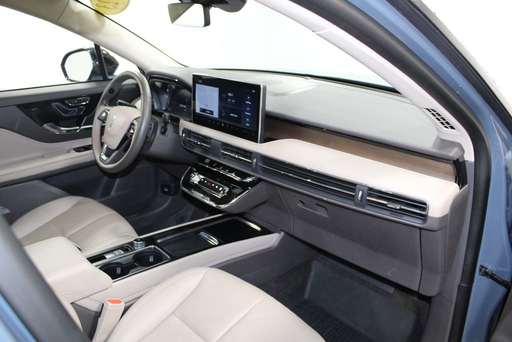 Used 2023 Lincoln Corsair Reserve w/ Equipment Group 201A image 30