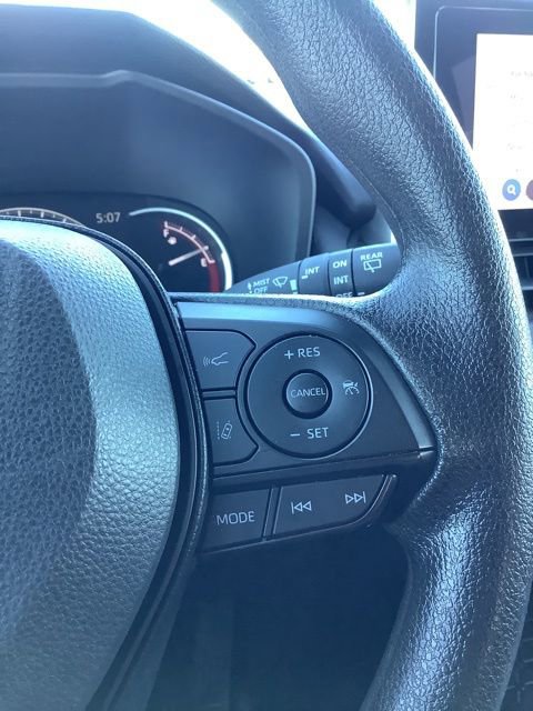 Used 2025 Toyota RAV4 XLE AWD/4WD image 24