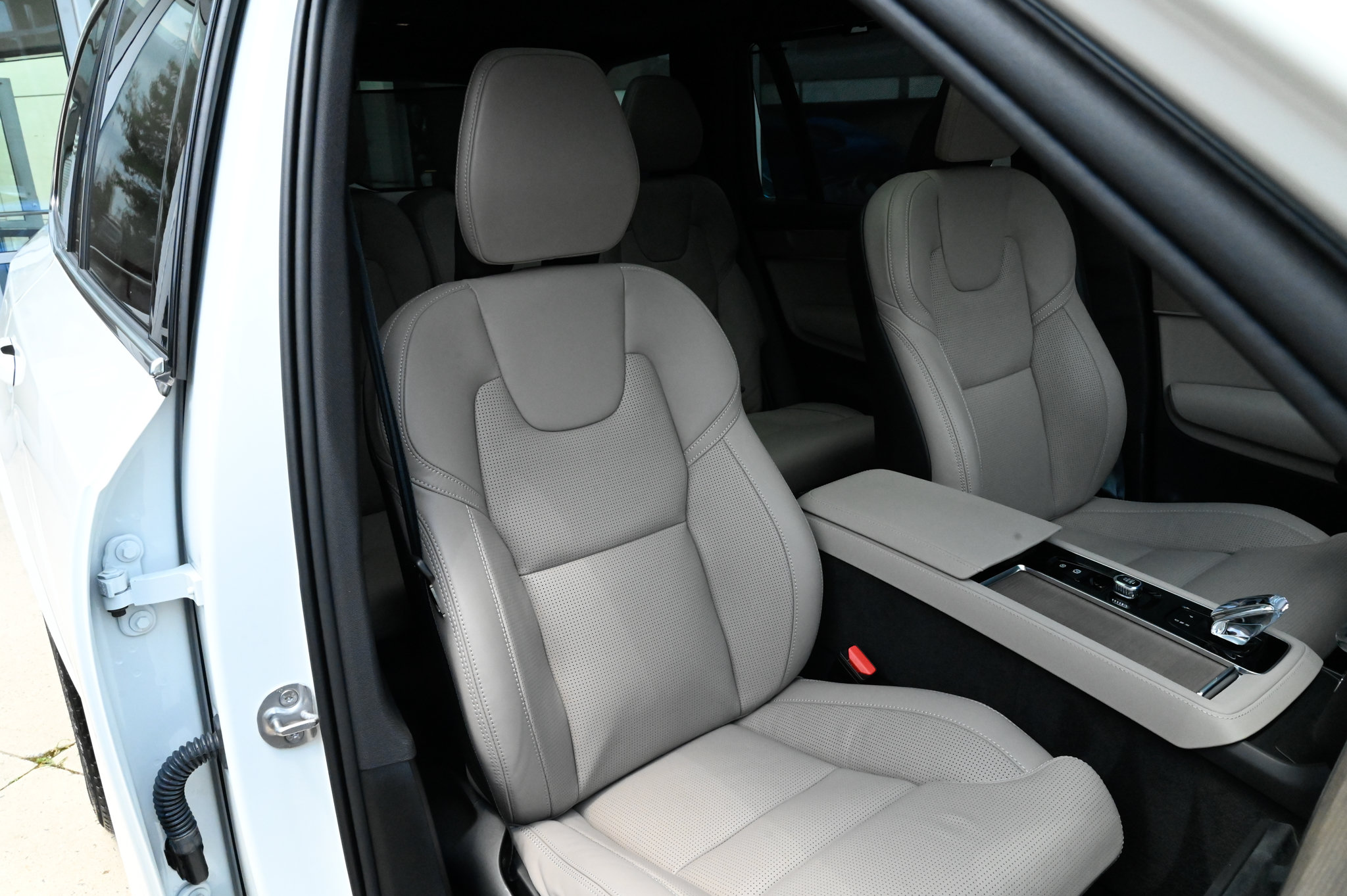Used 2025 Volvo XC90 T8 Ultra w/ Protection Package Premier AWD/4WD image 59