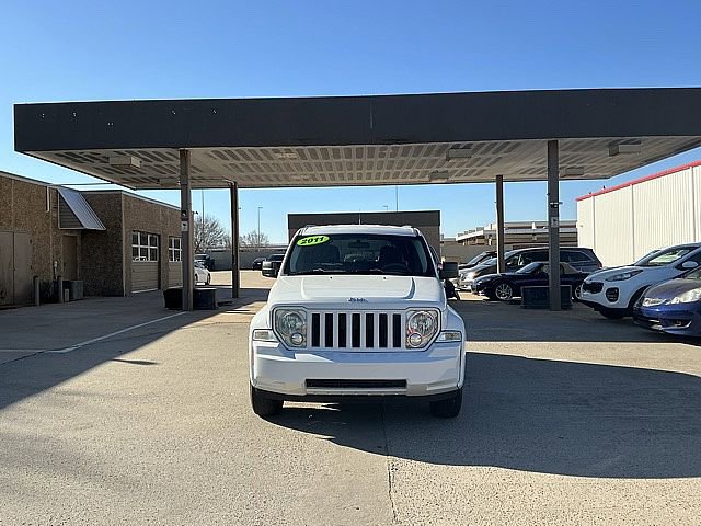 Used 2011 Jeep Liberty Sport image 2
