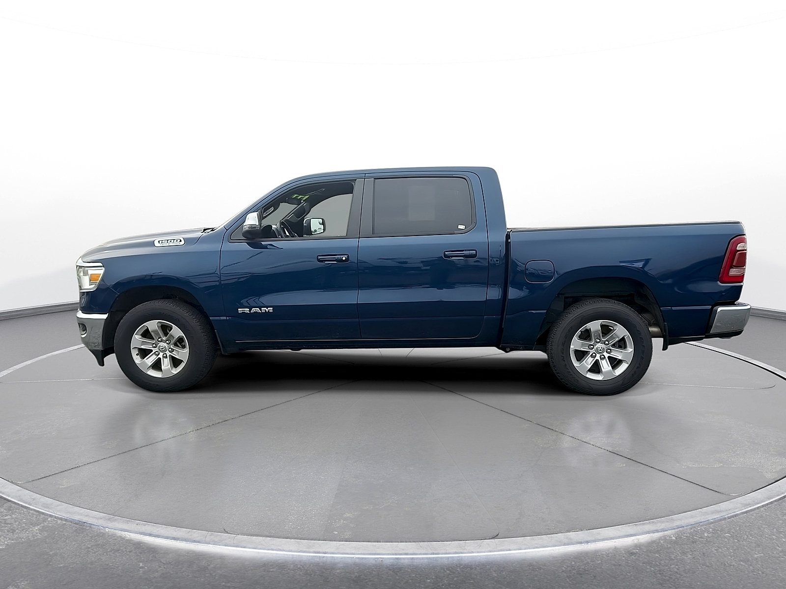 Used 2024 RAM 1500 Laramie RWD image 5