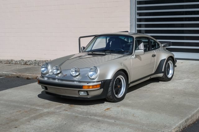 Used 1989 Porsche 911 Carrera RWD image 10