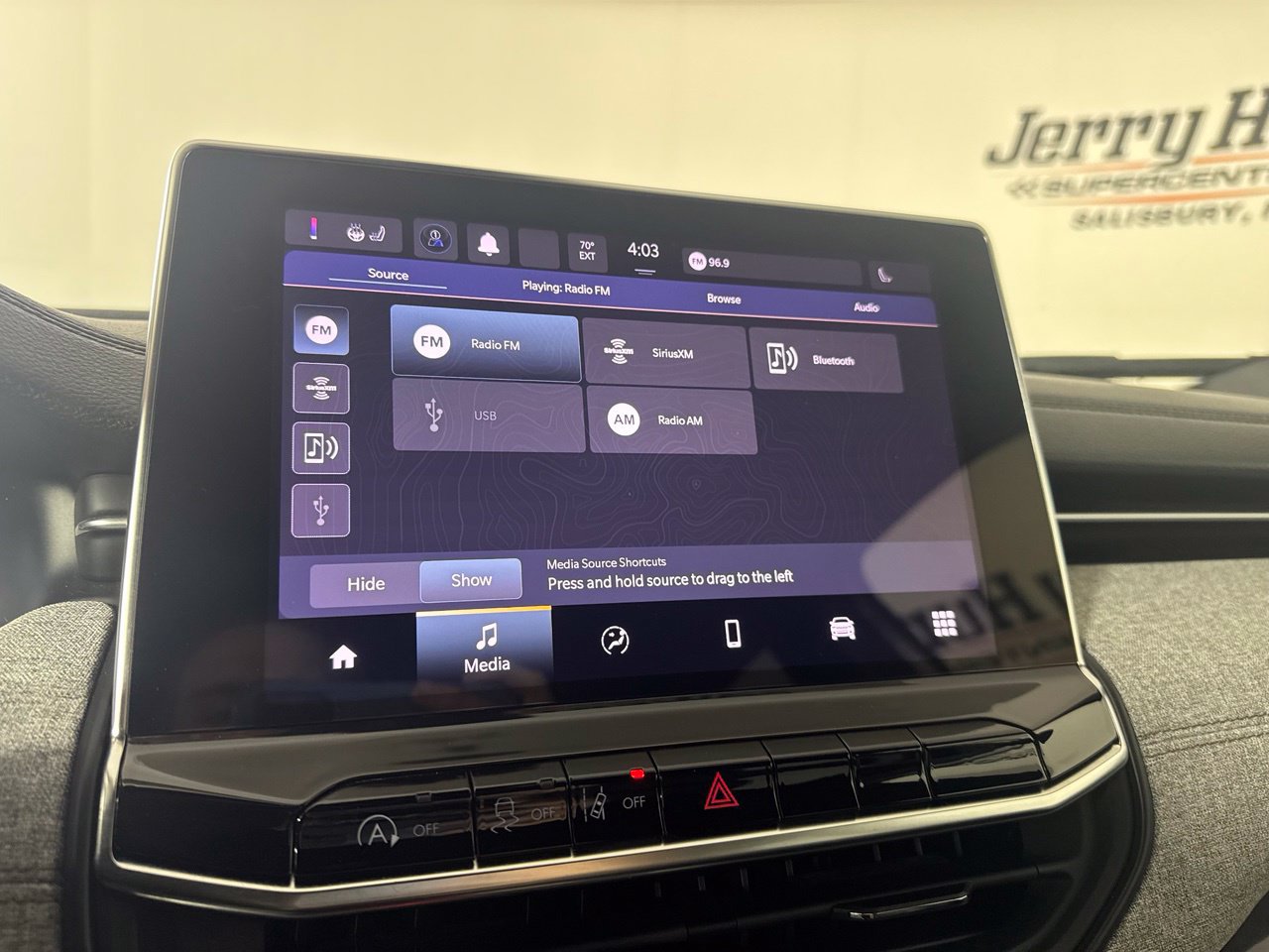 Used 2023 Jeep Compass Latitude w/ Sun and Sound Group AWD/4WD image 20