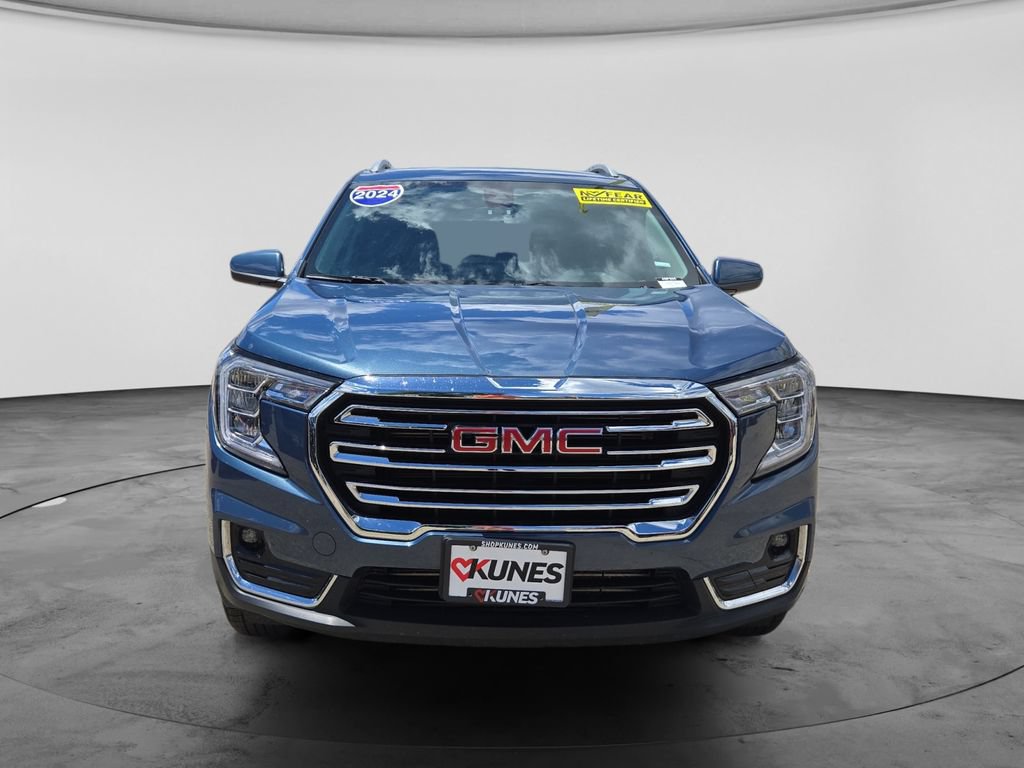 Used 2024 GMC Terrain SLT AWD/4WD image 4