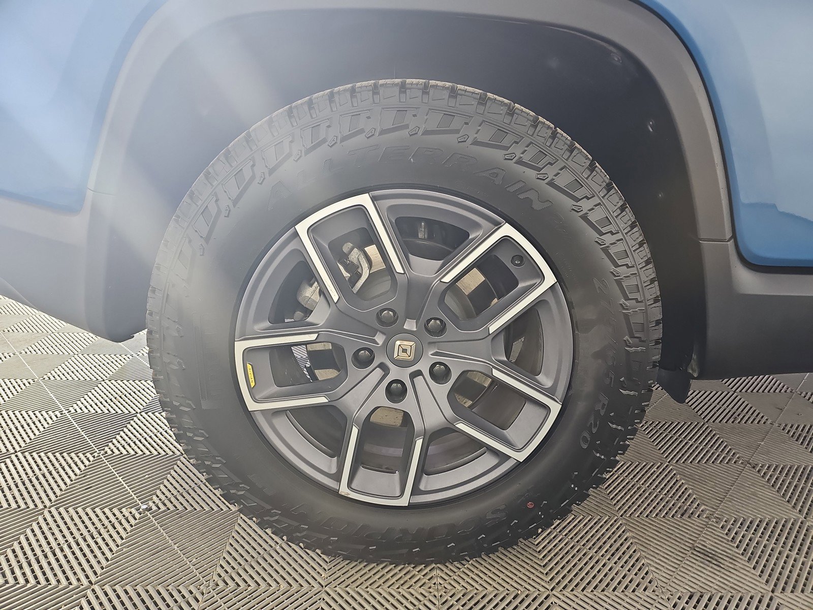 Used 2024 Rivian R1T Adventure AWD/4WD image 11