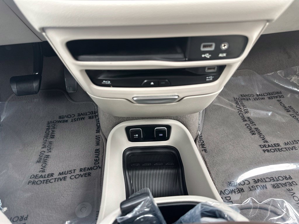 Used 2020 Chrysler Pacifica Touring-L Plus FWD image 51