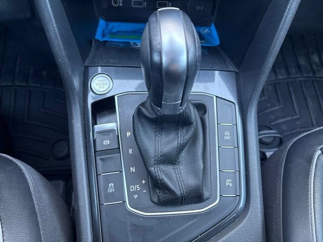 Used 2018 Volkswagen Tiguan SEL Premium FWD image 9