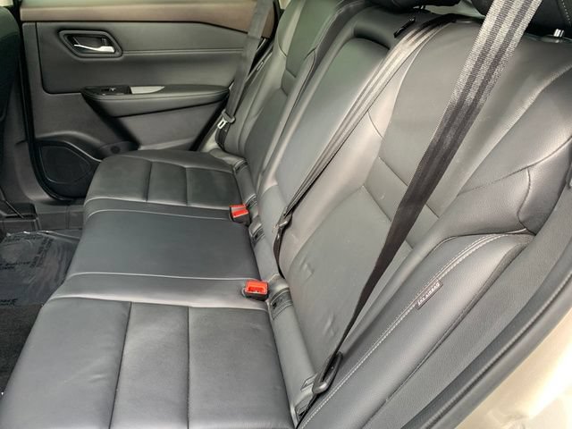 Used 2023 Nissan Rogue SL AWD/4WD image 16