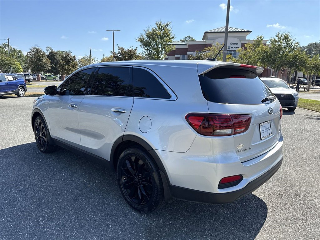 Used 2020 Kia Sorento LX image 5