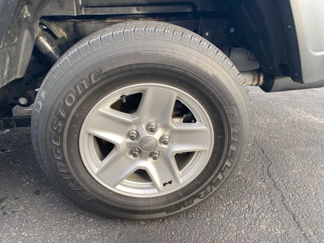 Used 2020 Jeep Gladiator Sport w/ Quick Order Package 24S image 17