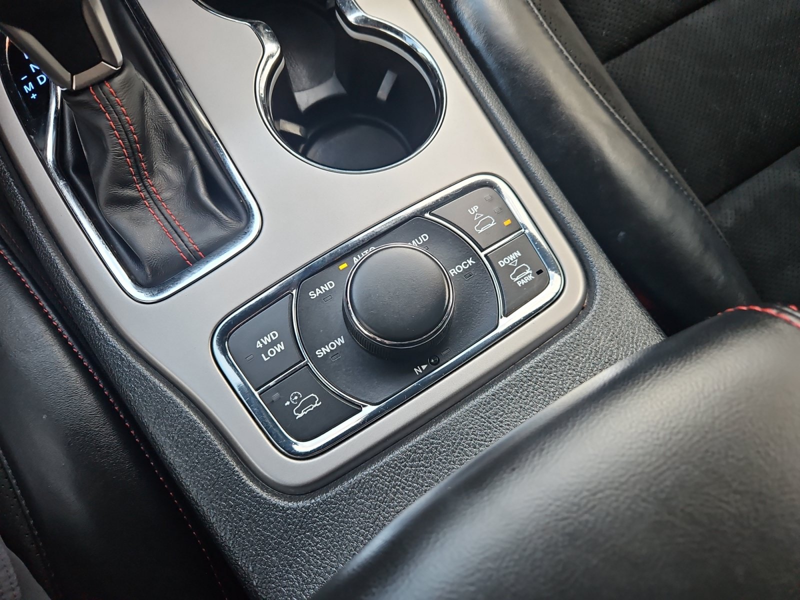 Used 2019 Jeep Grand Cherokee Trailhawk AWD/4WD image 26