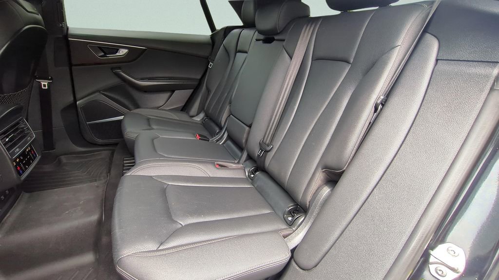 Used 2021 Audi Q8 Premium Plus w/ Premium Plus Package AWD/4WD image 10