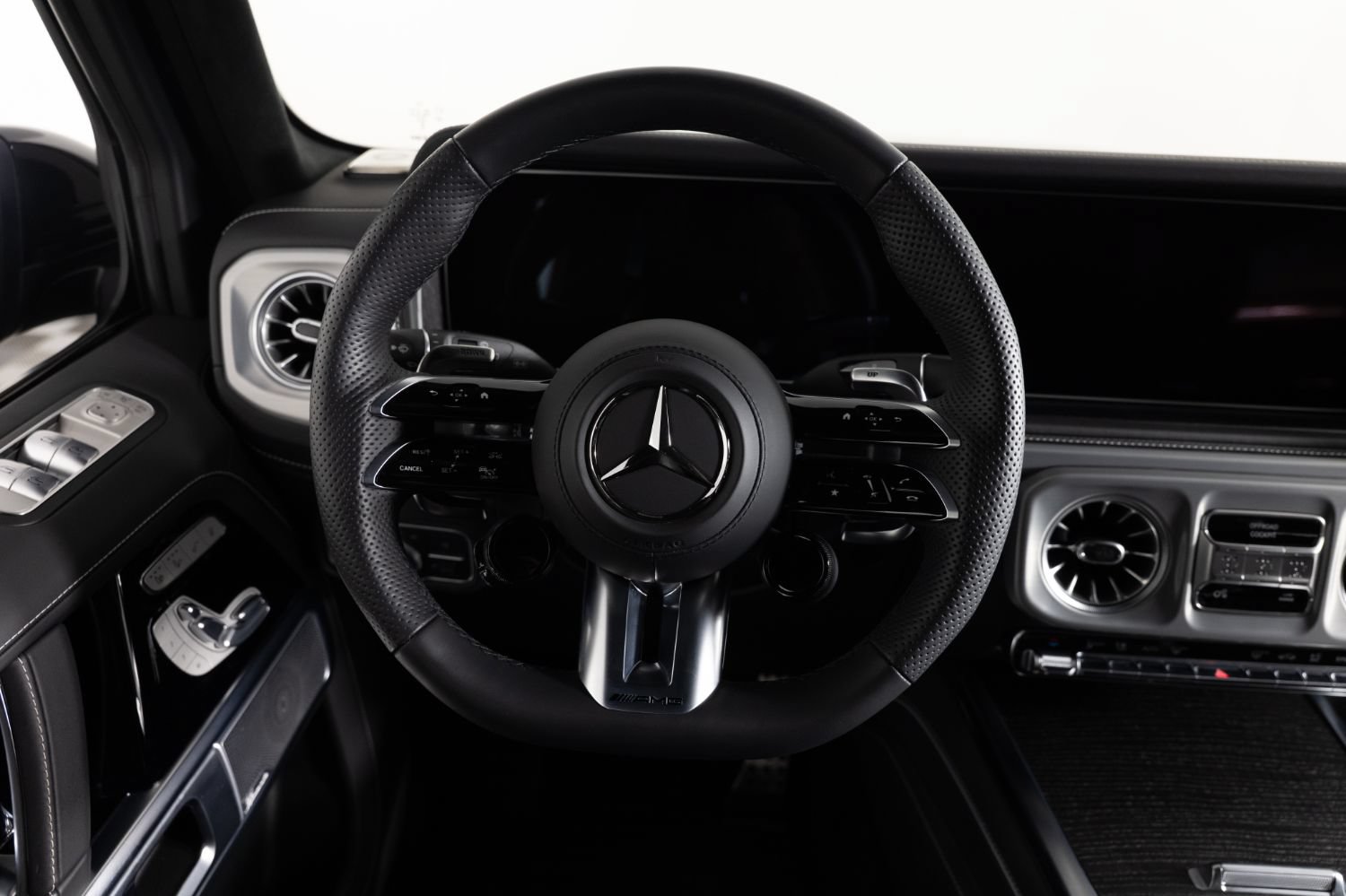Used 2025 Mercedes-Benz G 63 AMG 4MATIC image 29