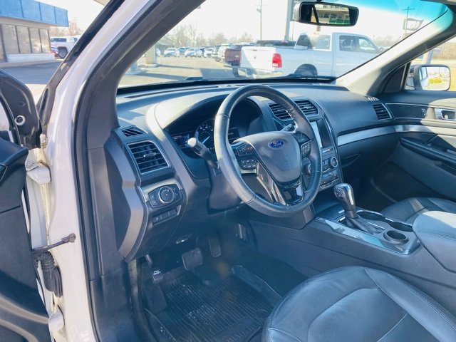 Used 2018 Ford Explorer XLT w/ Equipment Group 202A image 33