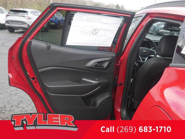 New 2026 Chevrolet Trax LT w/ Driver Confidence Package FWD image 18