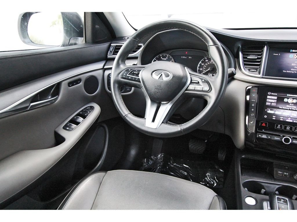 Used 2023 INFINITI QX50 Luxe FWD image 8