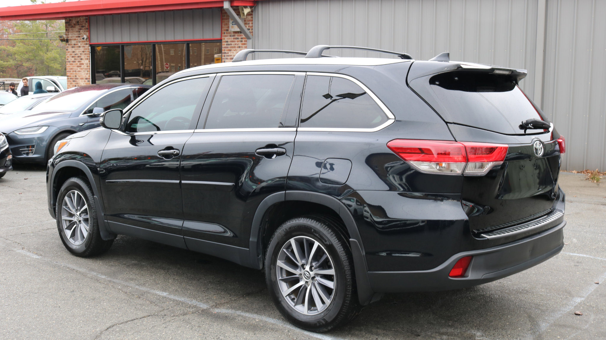 Used 2019 Toyota Highlander XLE image 6
