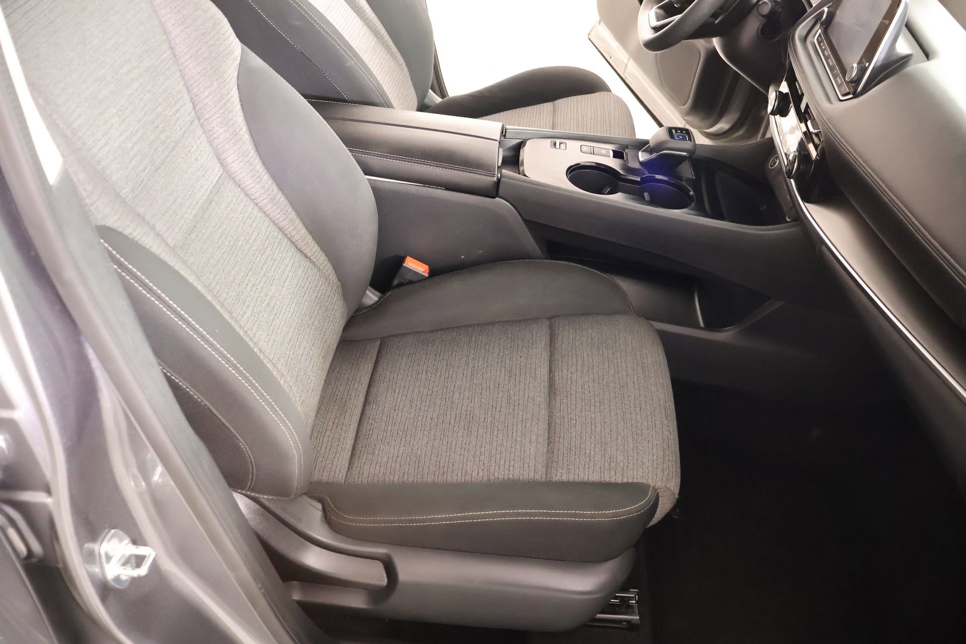 Used 2021 Nissan Rogue SV image 12