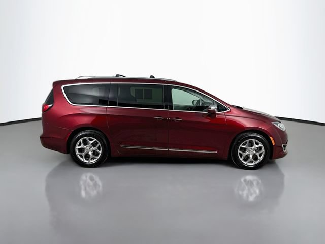 Used 2019 Chrysler Pacifica Limited w/ Advanced Safetytec Group FWD image 13